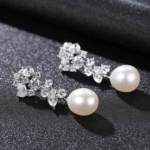 Freshwater Pearls Earrings - HERS