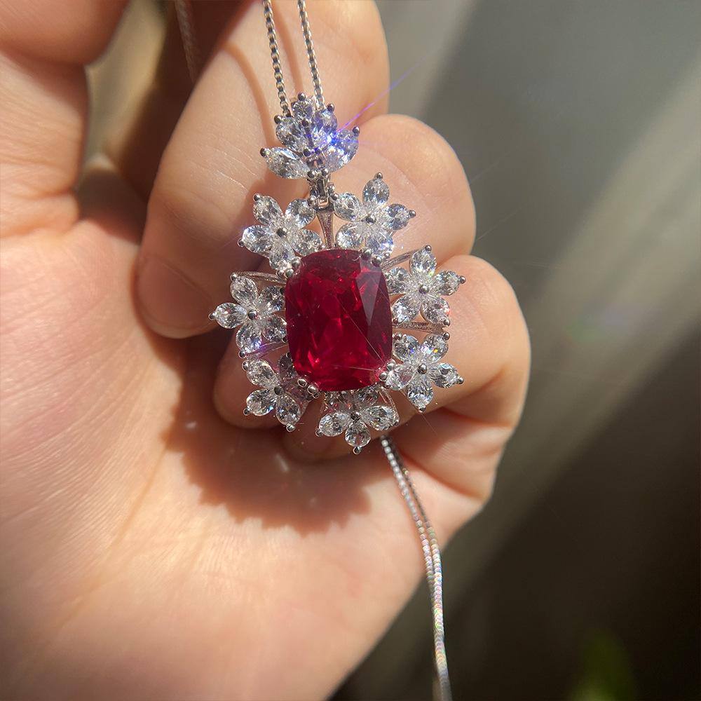 Flower-shaped Ruby Necklace - HERS