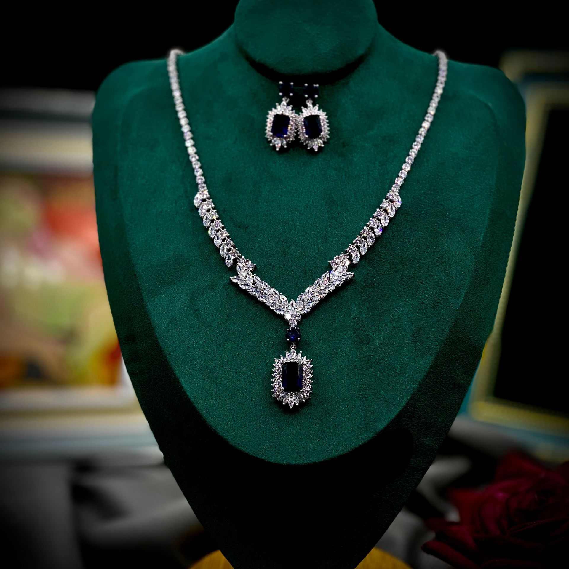 Luxury Shiny Gemstone Earrings Necklace - HERS