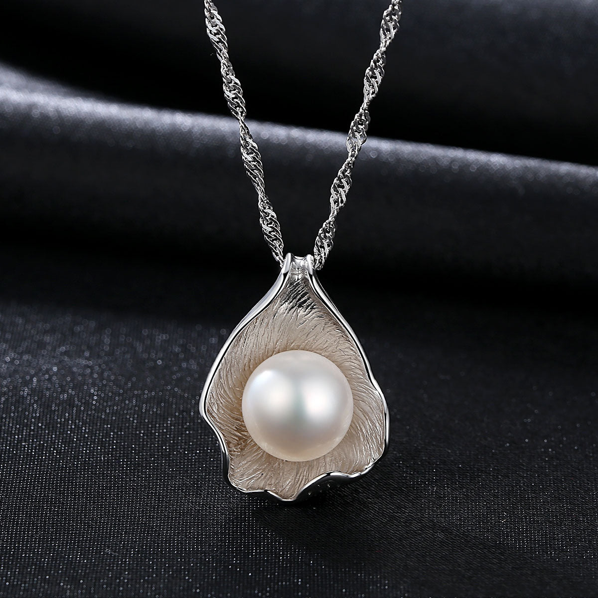 Grey Pearl Pendant Necklace - HERS