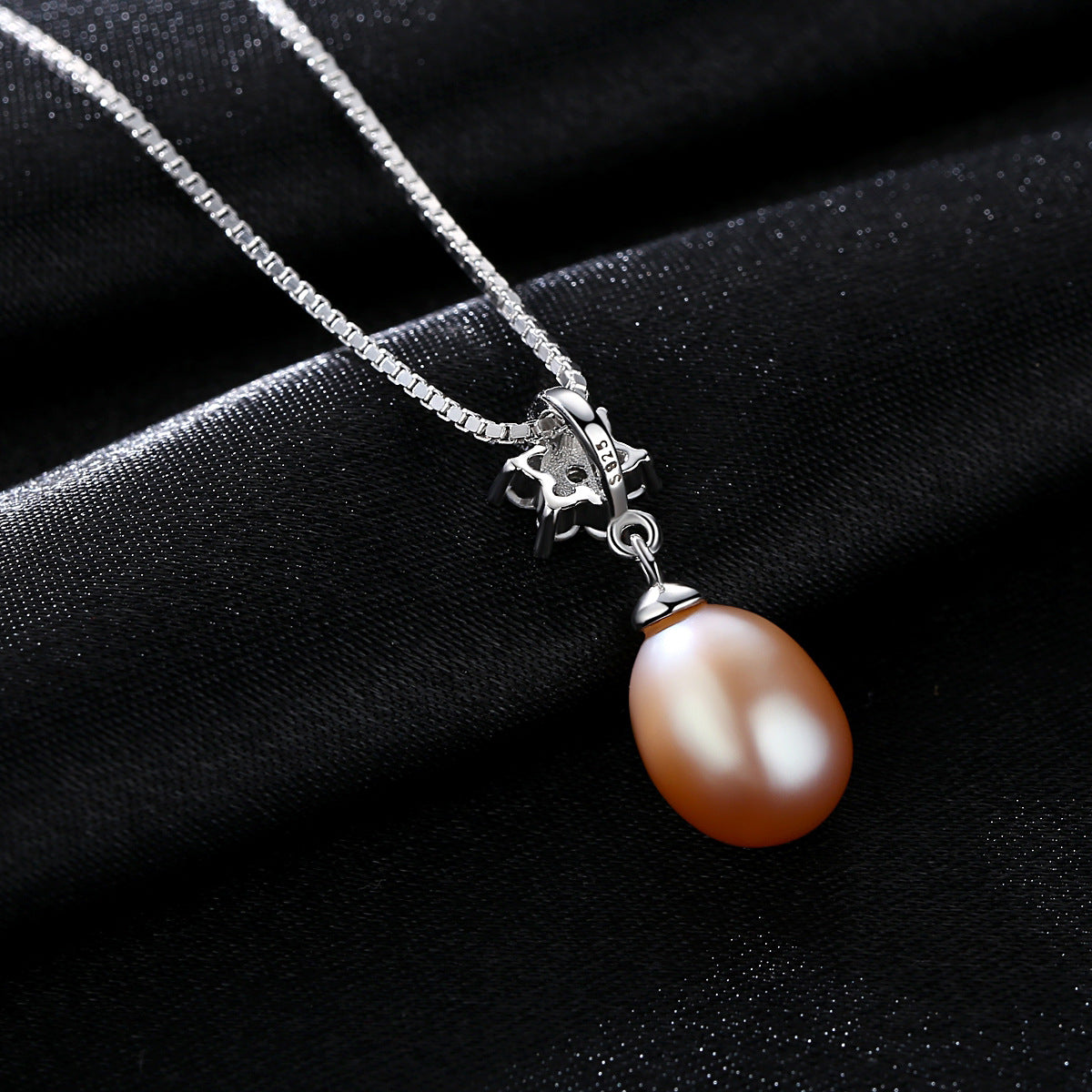 Freshwater Pearl Necklace with a Flower - HERS