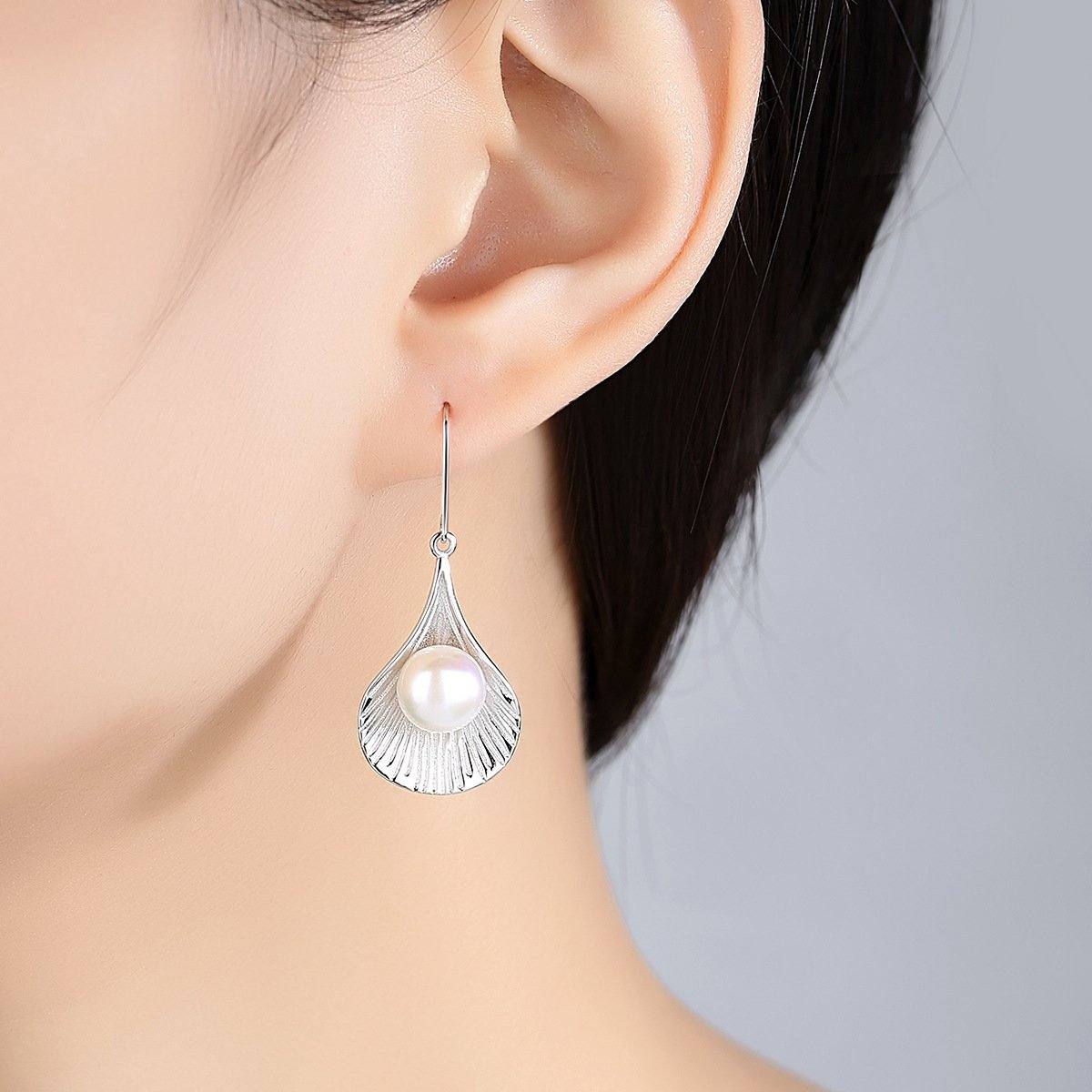 Shell-shaped Pearl Earrings - HER'S