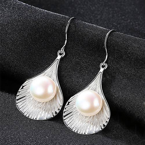 Shell-shaped Pearl Earrings - HER'S