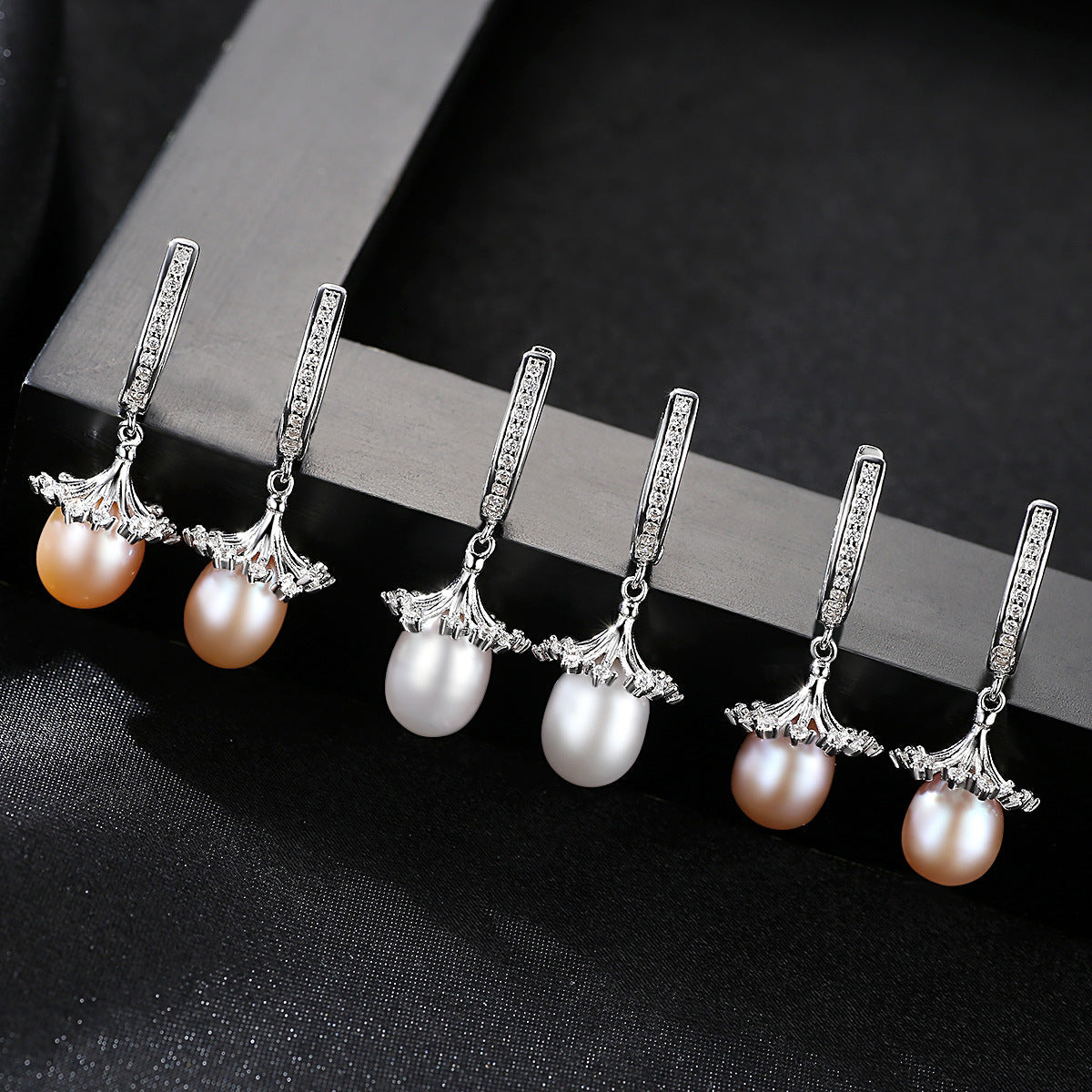 Hoop Earrings with A Pearl - HERS