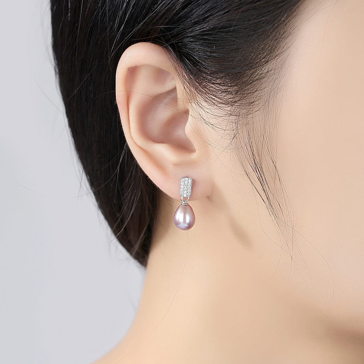 7mm Pearl Earrings - HERS