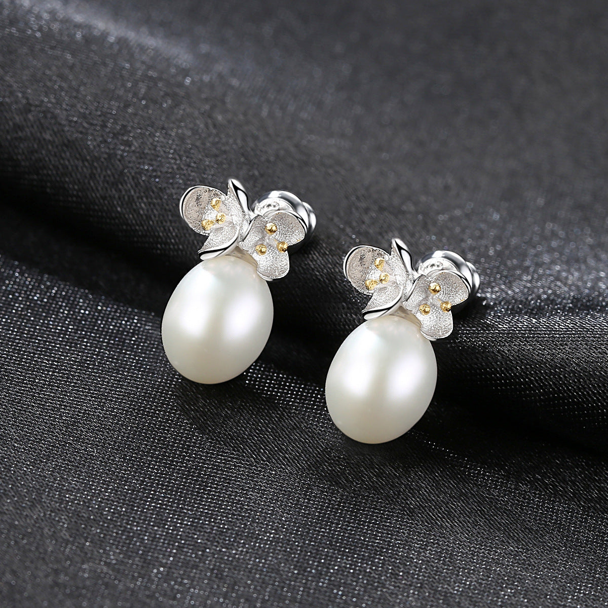 Big Pearl Studs Earrings - HERS