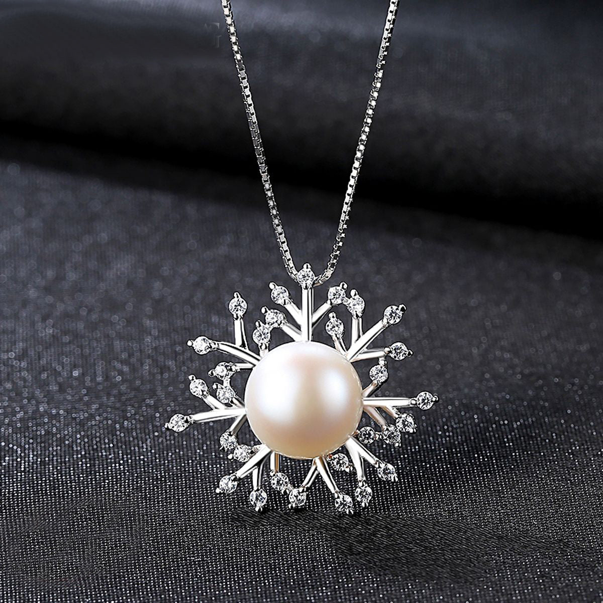 Pearl Flower Necklace - HERS