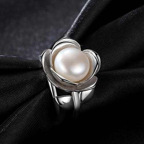 Pearl Flower Ring - HERS