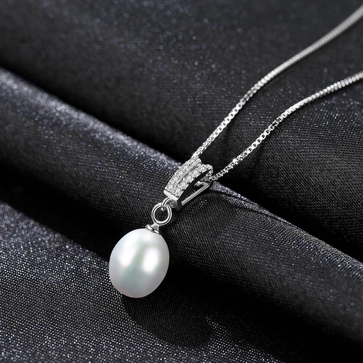 Large Pearl Pendant Necklace - HERS