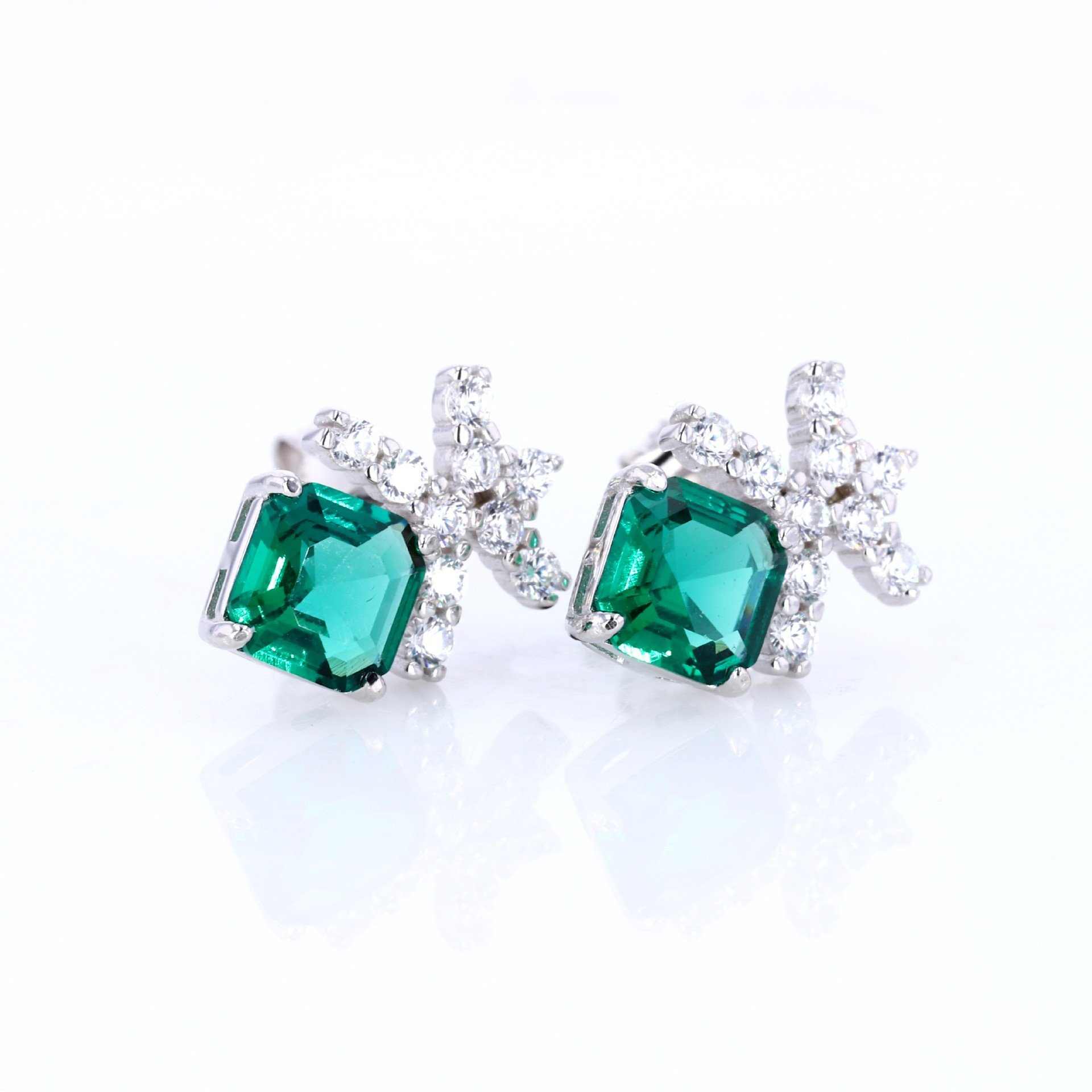 Real Emerald Earrings Studs - HER'S