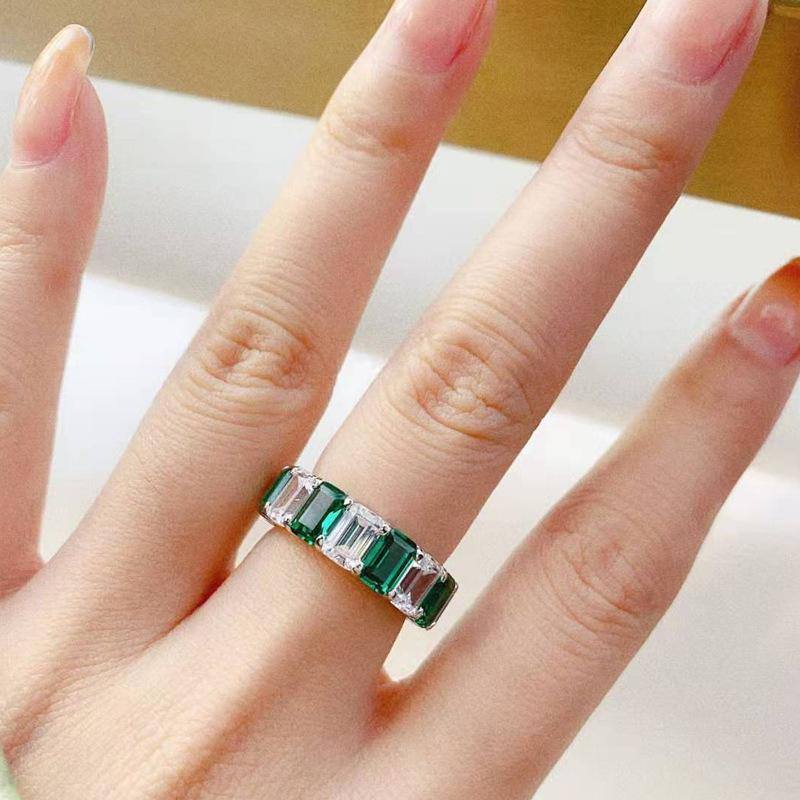 Women's Emerald Band Ring - HER'S
