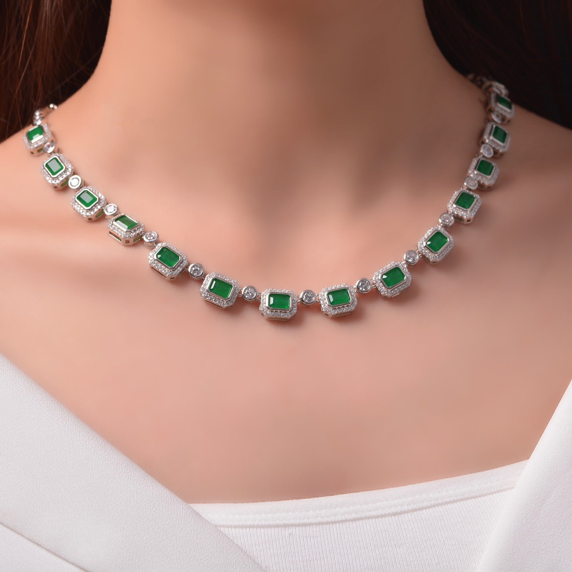 Antique Emerald Necklace - HERS