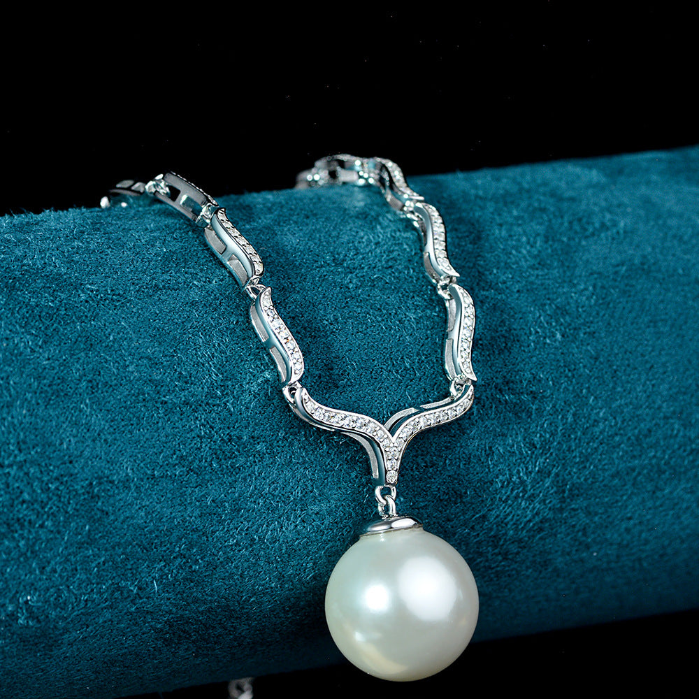 Simple Diamond Pearl Necklace