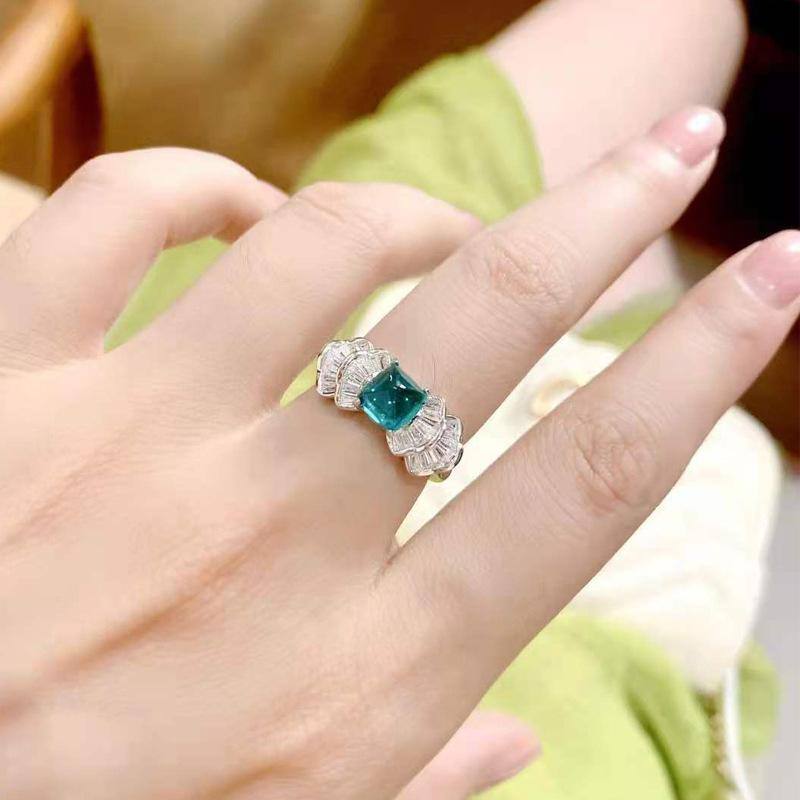 Dainty Green Emerald Ring - HERS