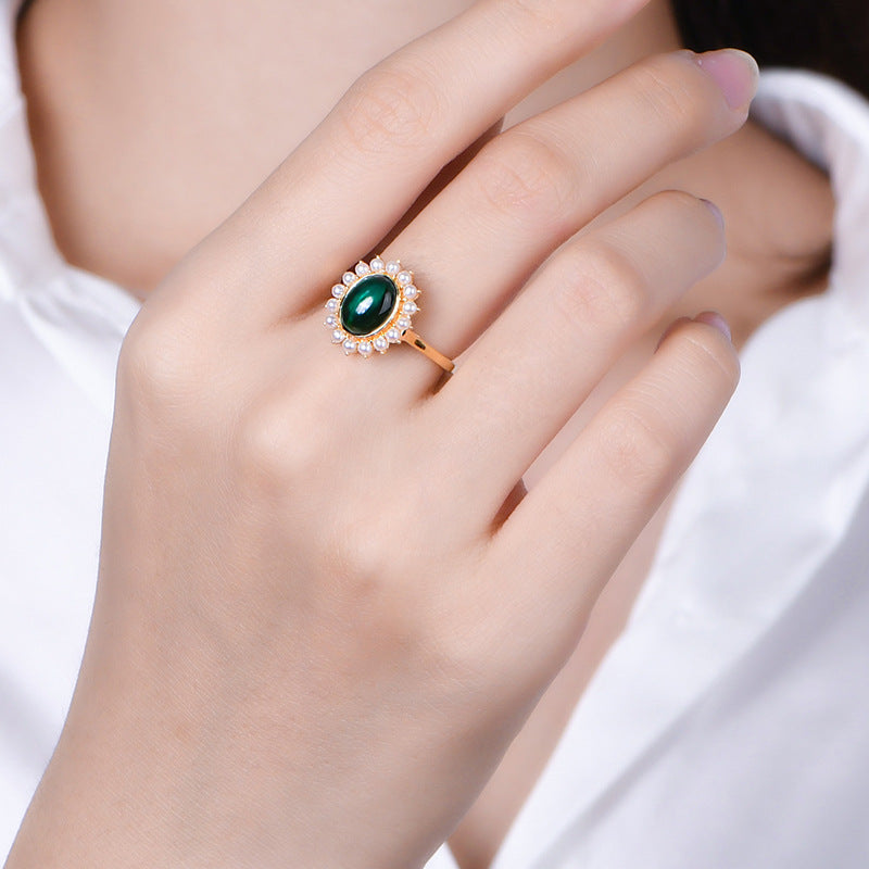 Unique Emerald Ring Design for Women