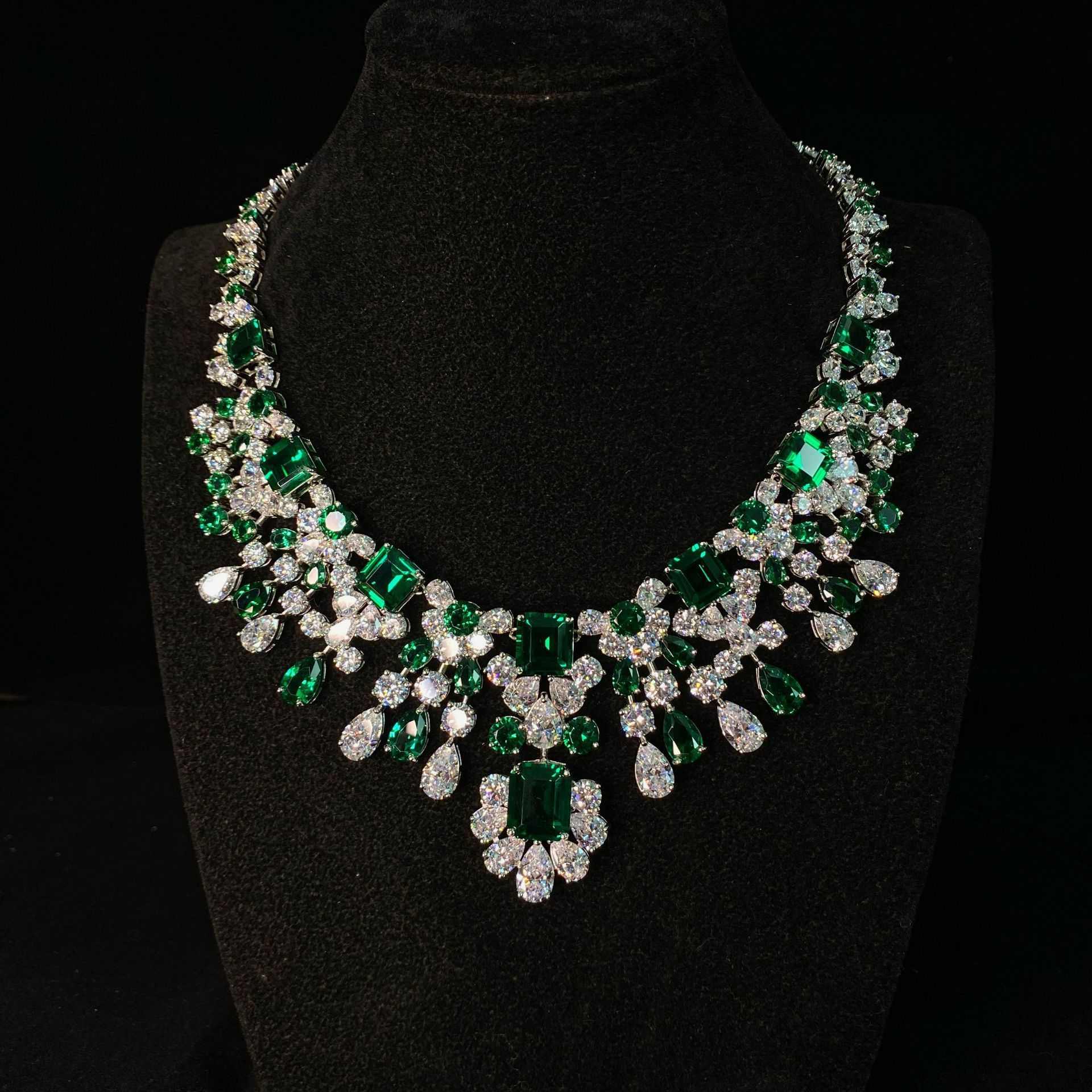 Emerald Statement Necklace - HERS