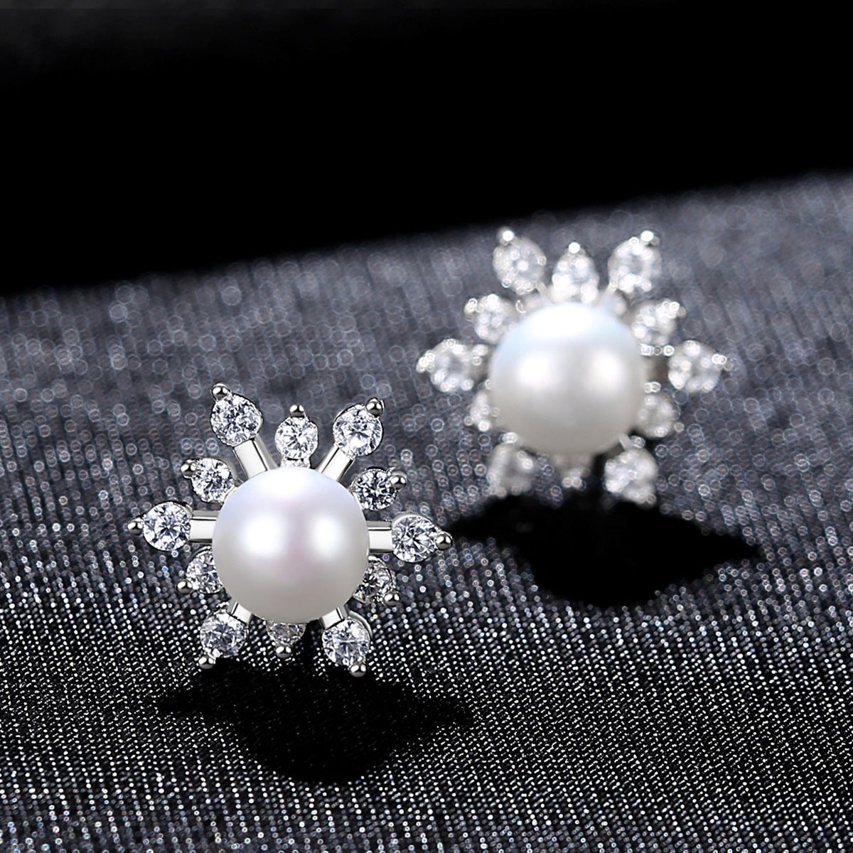 Pearl Cluster Stud Earrings - HERS