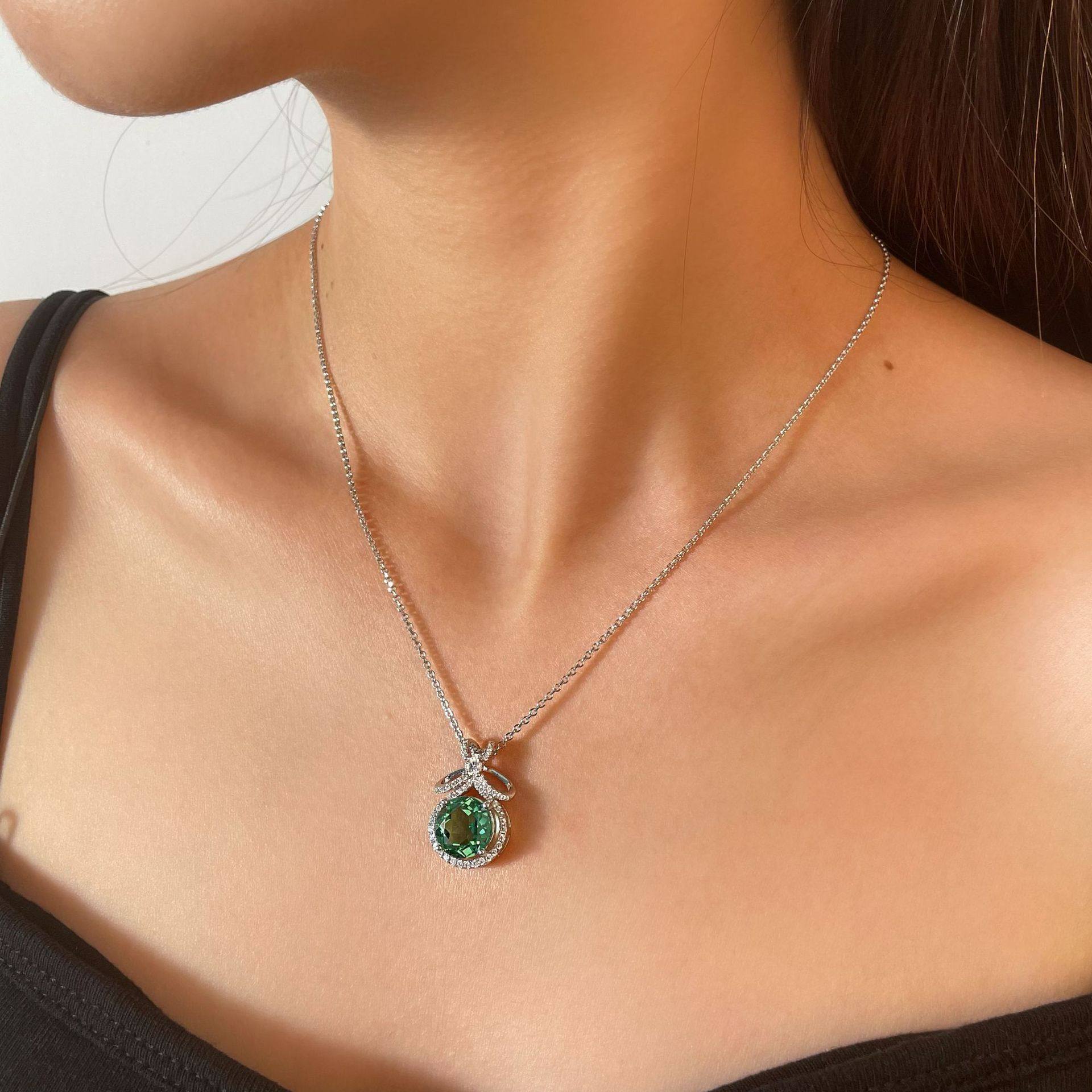 Dainty Emerald Necklace - HERS