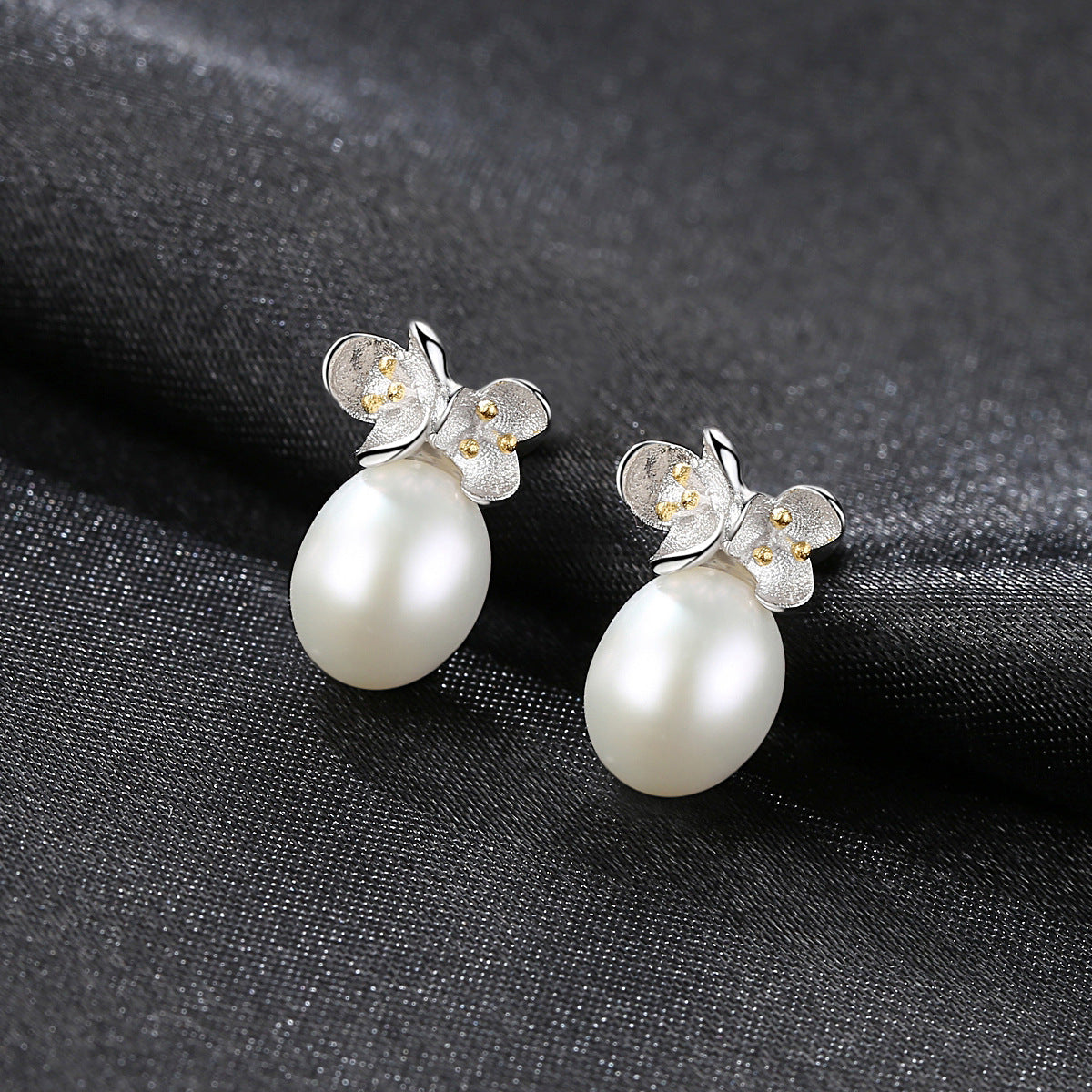 Big Pearl Studs Earrings - HERS