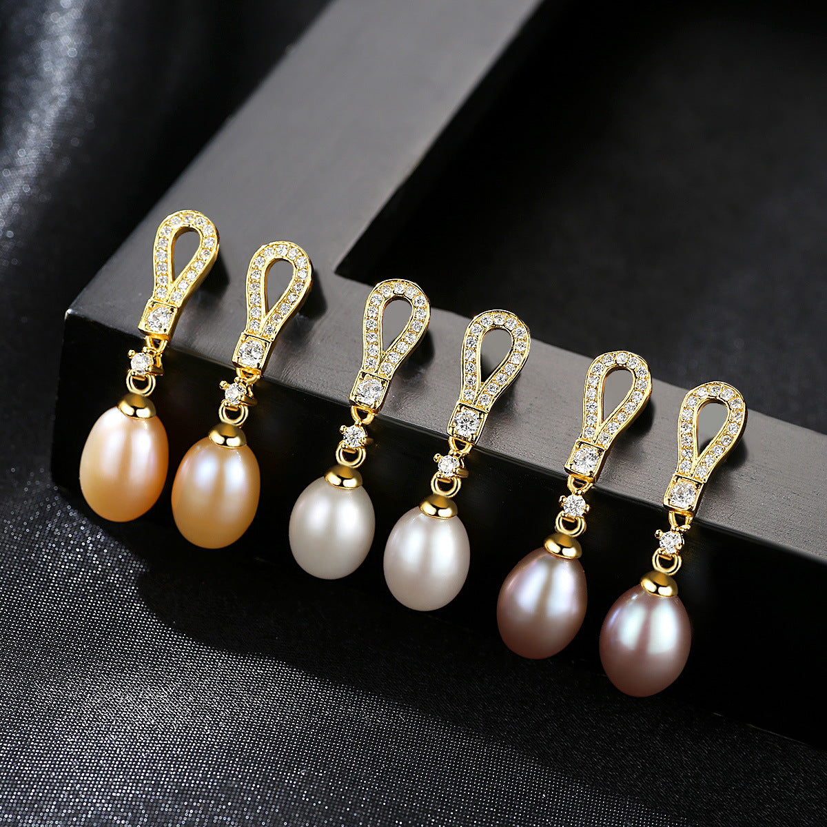 Cultured Pearl Earrings - HERS