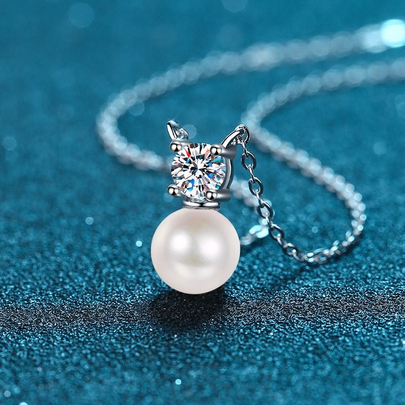 Silver Pearl Necklace with Moissanite